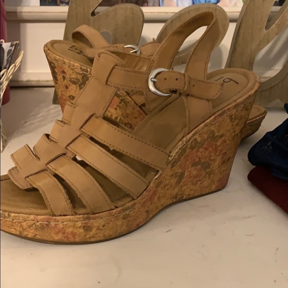 BOC sandals w heel